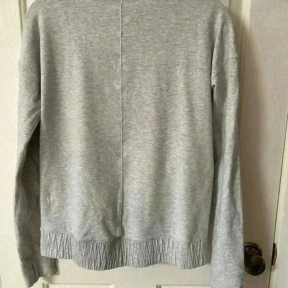 Lululemon Stress Less Pullover Size 4 -Heathered Core Ultra Light Gray - Picture 6 of 8
